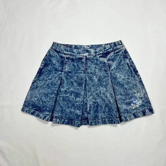 Vintage 90’s Pleated Denim Mini Skirt - Picture 3 of 9
